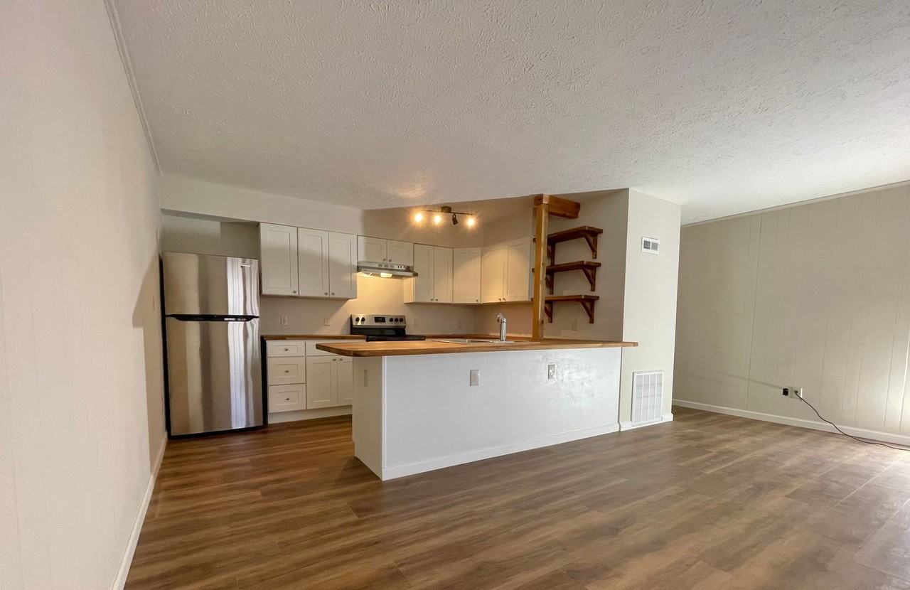 400 Cranbrook Ave Se - Photo 2 of 18
