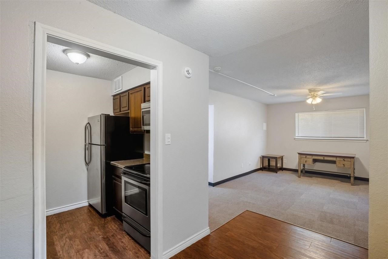 150 S Main St - Photo 6 of 28