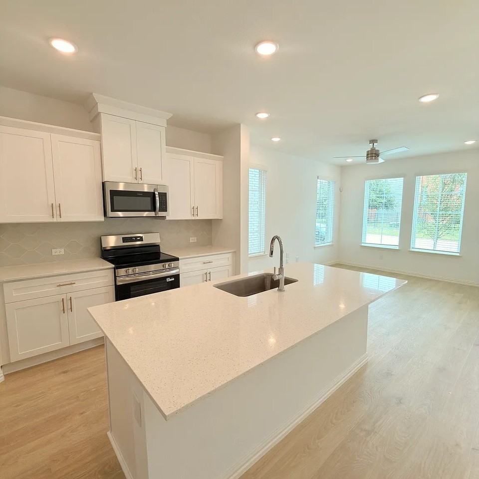5328 Springlake Pkwy - Photo 2 of 17