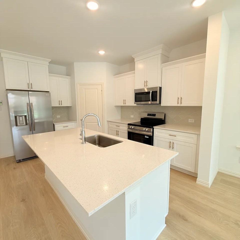 5328 Springlake Pkwy - Photo 3 of 17