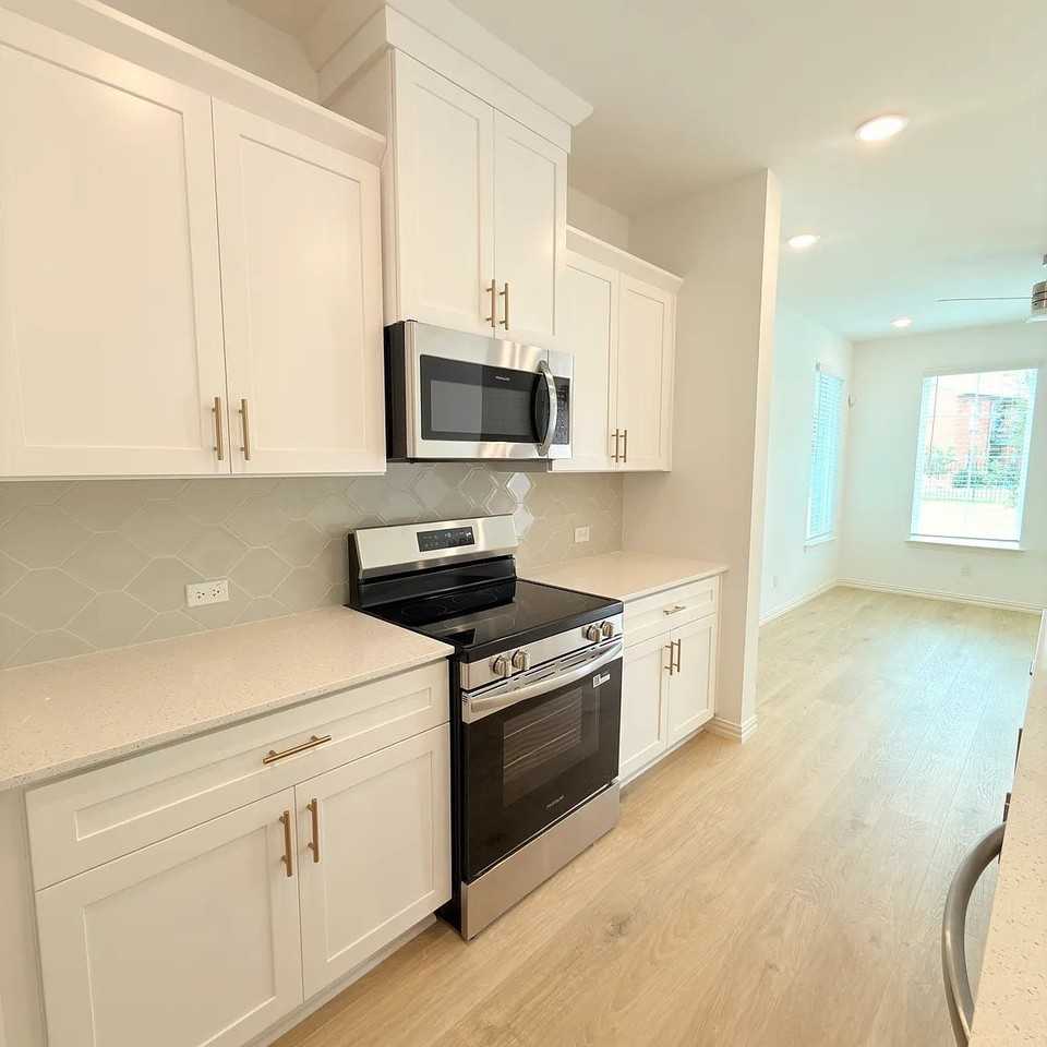 5328 Springlake Pkwy - Photo 4 of 17