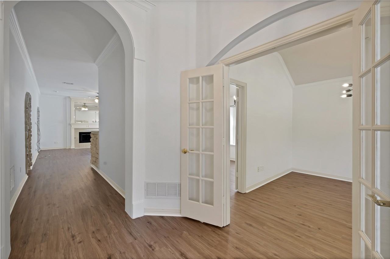 5516 Broken Bend Dr - Photo 3 of 30