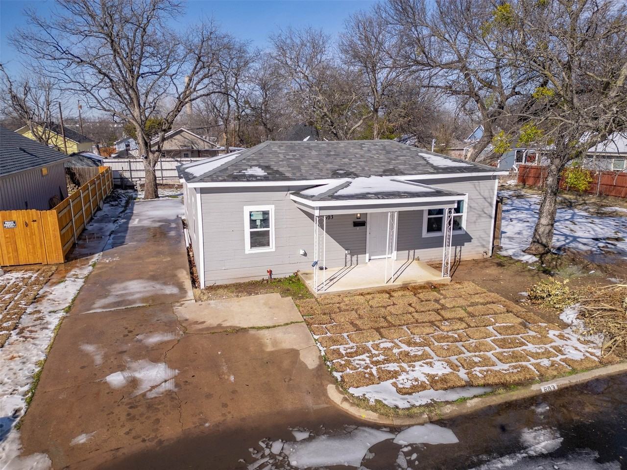 603 E Willingham St - Photo 3 of 25