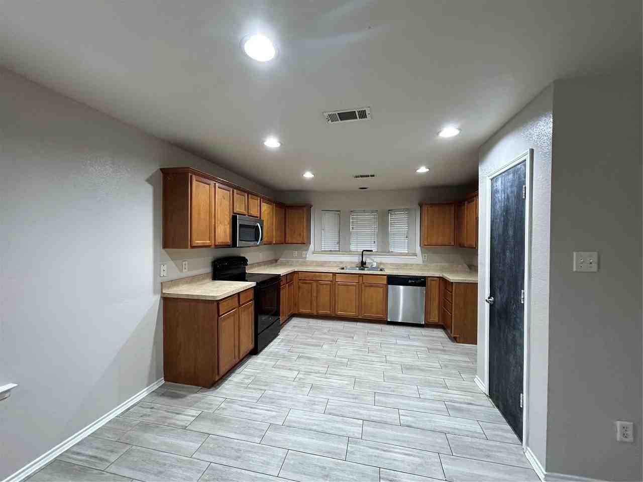 10445 Hideaway Trl - Photo 5 of 15