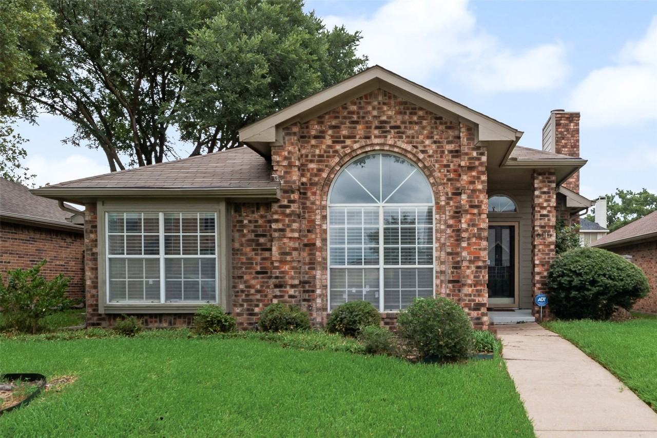 605 English Oak Dr - Photo 2 of 25