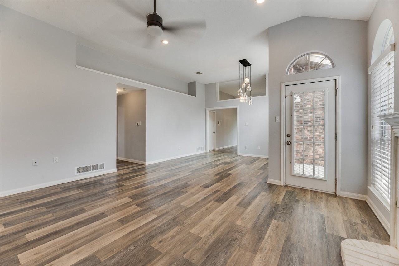605 English Oak Dr - Photo 7 of 25