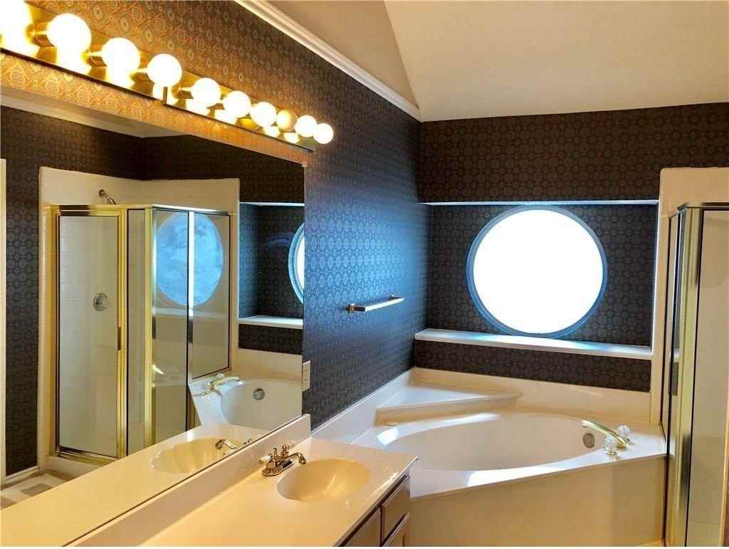 1120 Emily Ln - Photo 3 of 7