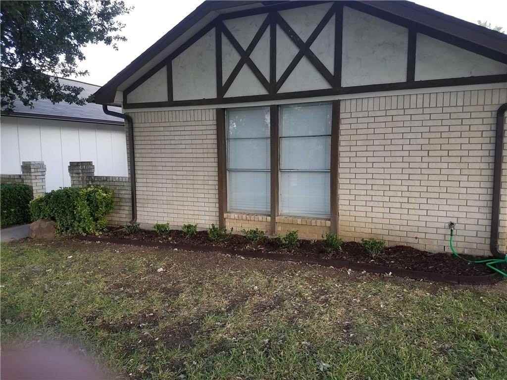 6919 W Cleburne Rd - Photo 3 of 15