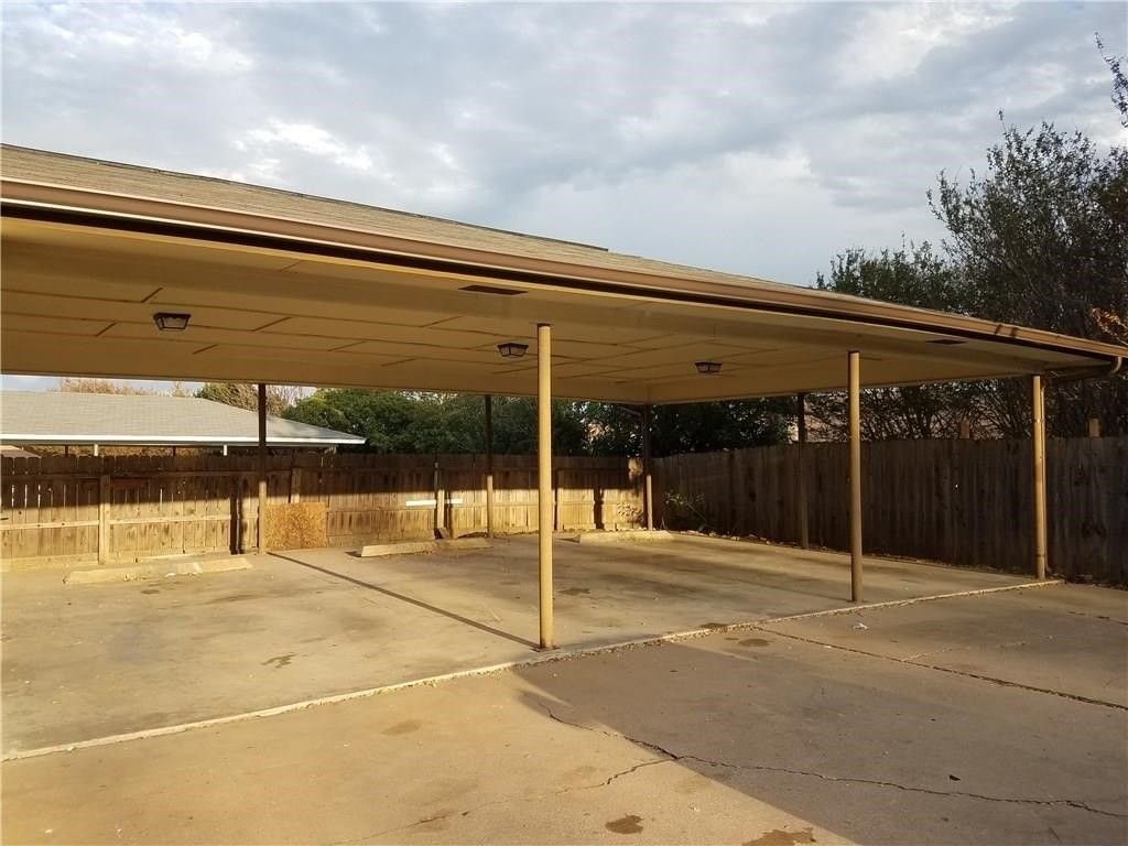 6919 W Cleburne Rd - Photo 4 of 15