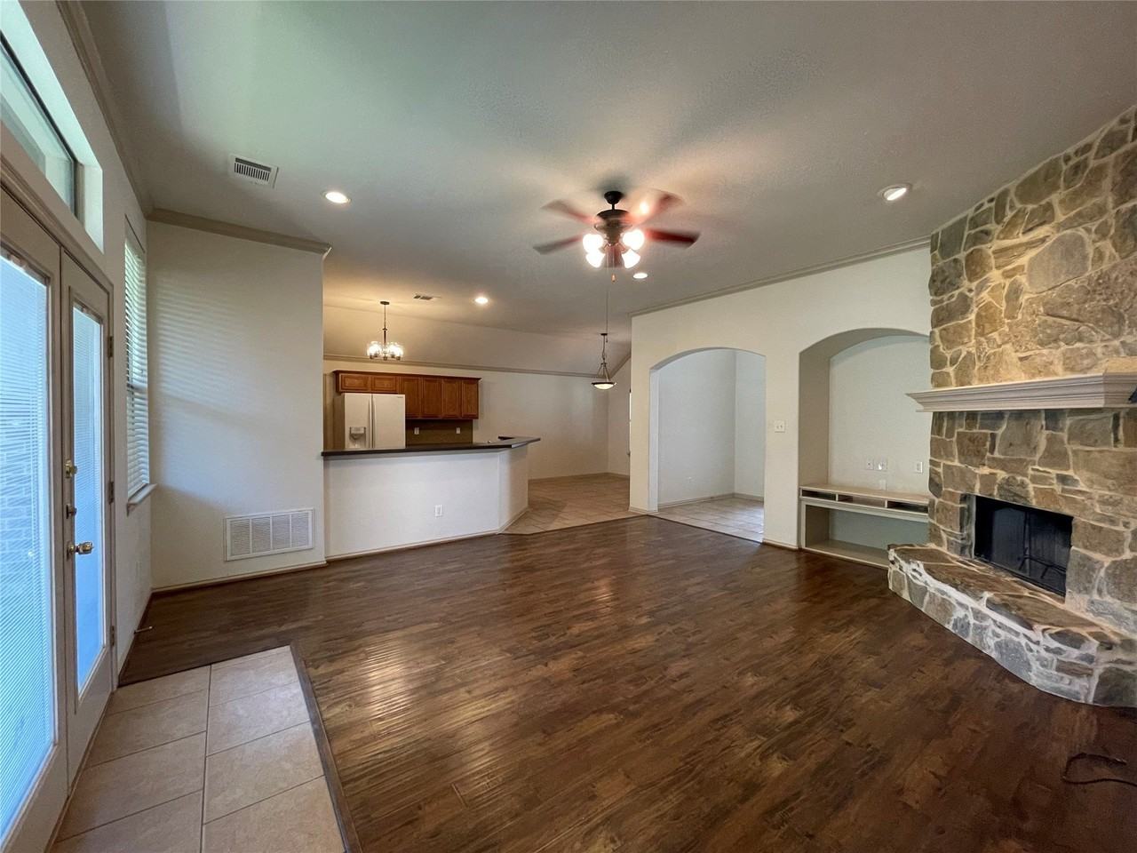 213 Midnight Dr - Photo 4 of 26