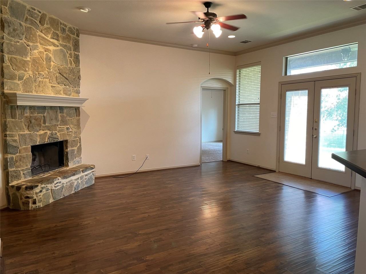 213 Midnight Dr - Photo 5 of 26