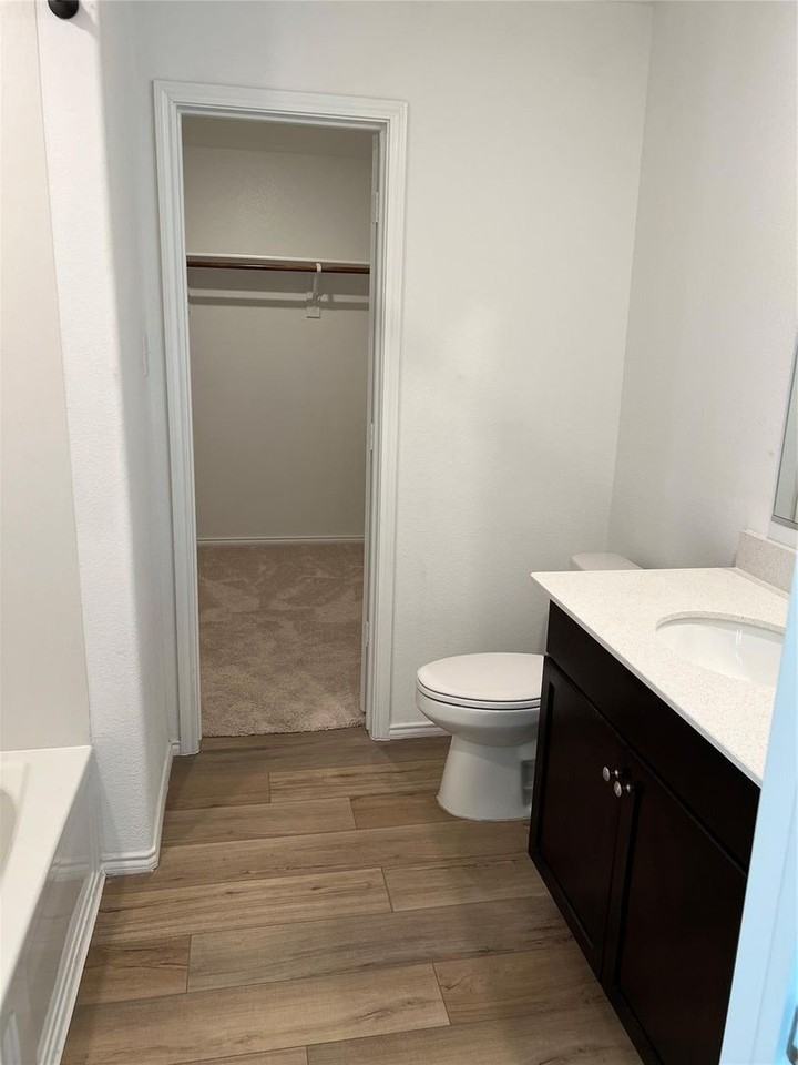 7300 Jackrabbit Ave - Photo 4 of 13