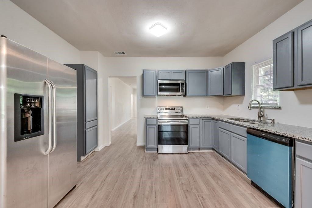 2704 Rosen Ave - Photo 6 of 17