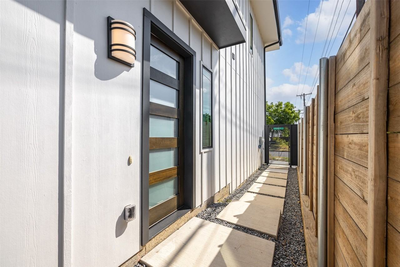 800 S Glasgow Dr #800 - Photo 2 of 18