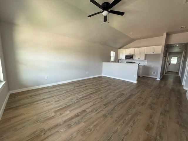 942 Minda St - Photo 4 of 17