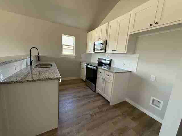 942 Minda St - Photo 5 of 17
