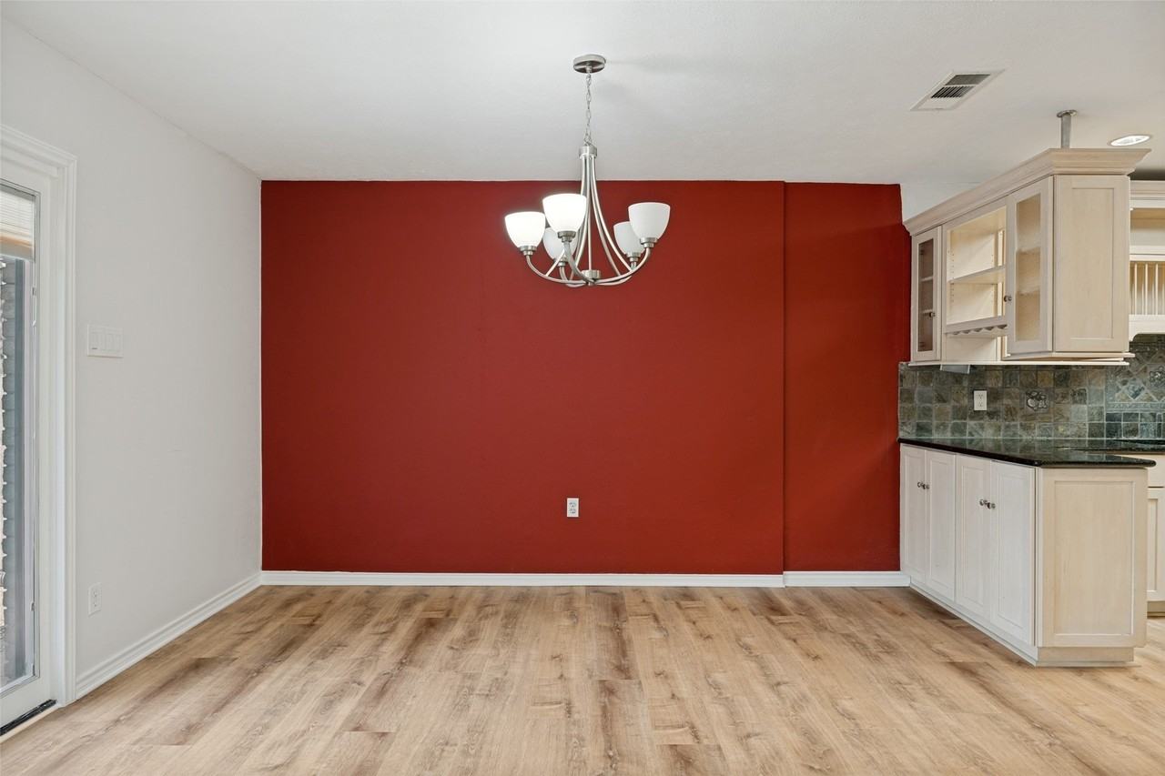 10404 Boedeker St - Photo 6 of 12