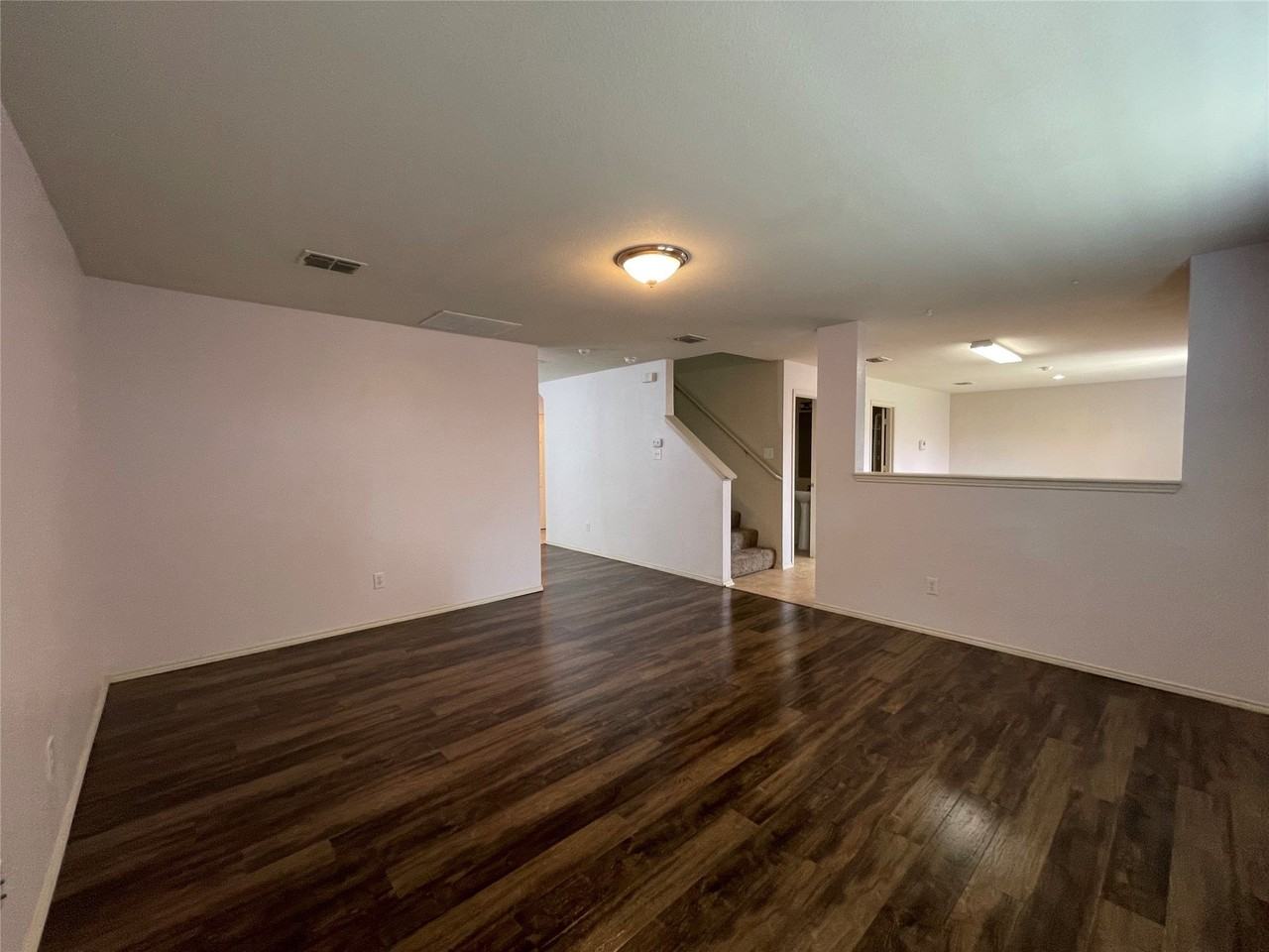 2801 Mockingbird St - Photo 7 of 27