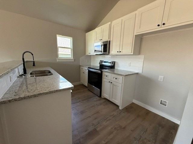 950 Minda St - Photo 5 of 17
