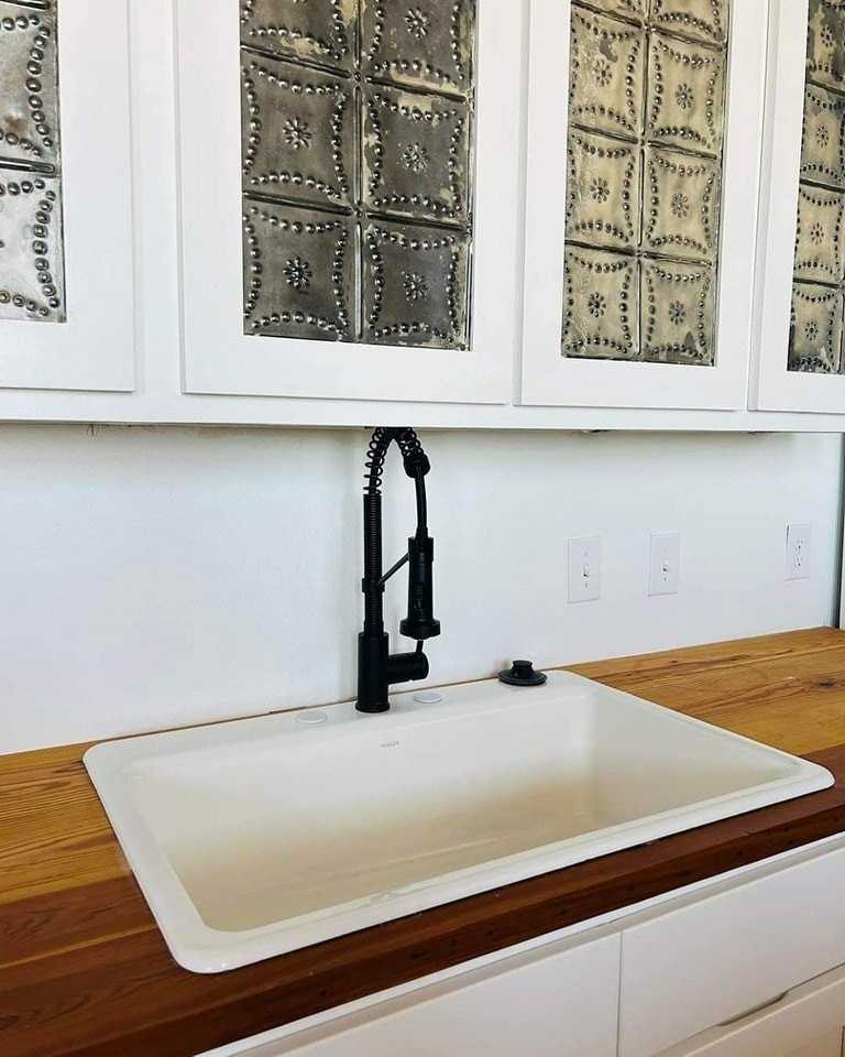 201 E Chambers St #203 - Photo 3 of 6