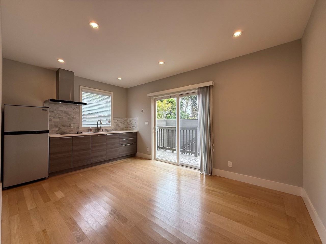 427 Huron Ave #2 - Photo 3 of 8