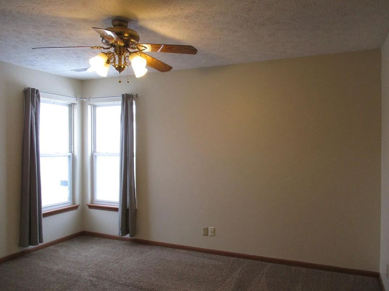 4022 Homerton St - Photo 5 of 10