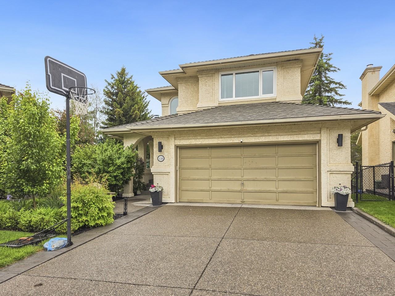 138 Mt Robson Close Se #NA - Photo 2 of 50