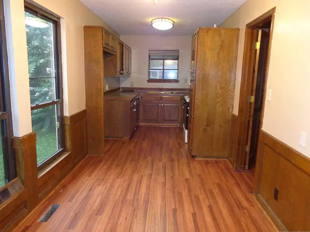 3306 3306 S 144th Place E. - Photo 5 of 15