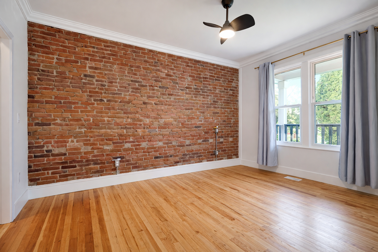 34758 Clayburn Rd - Photo 3 of 12