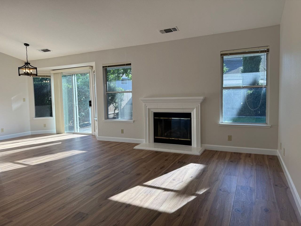 1613 Steinbeck Dr - Photo 5 of 19