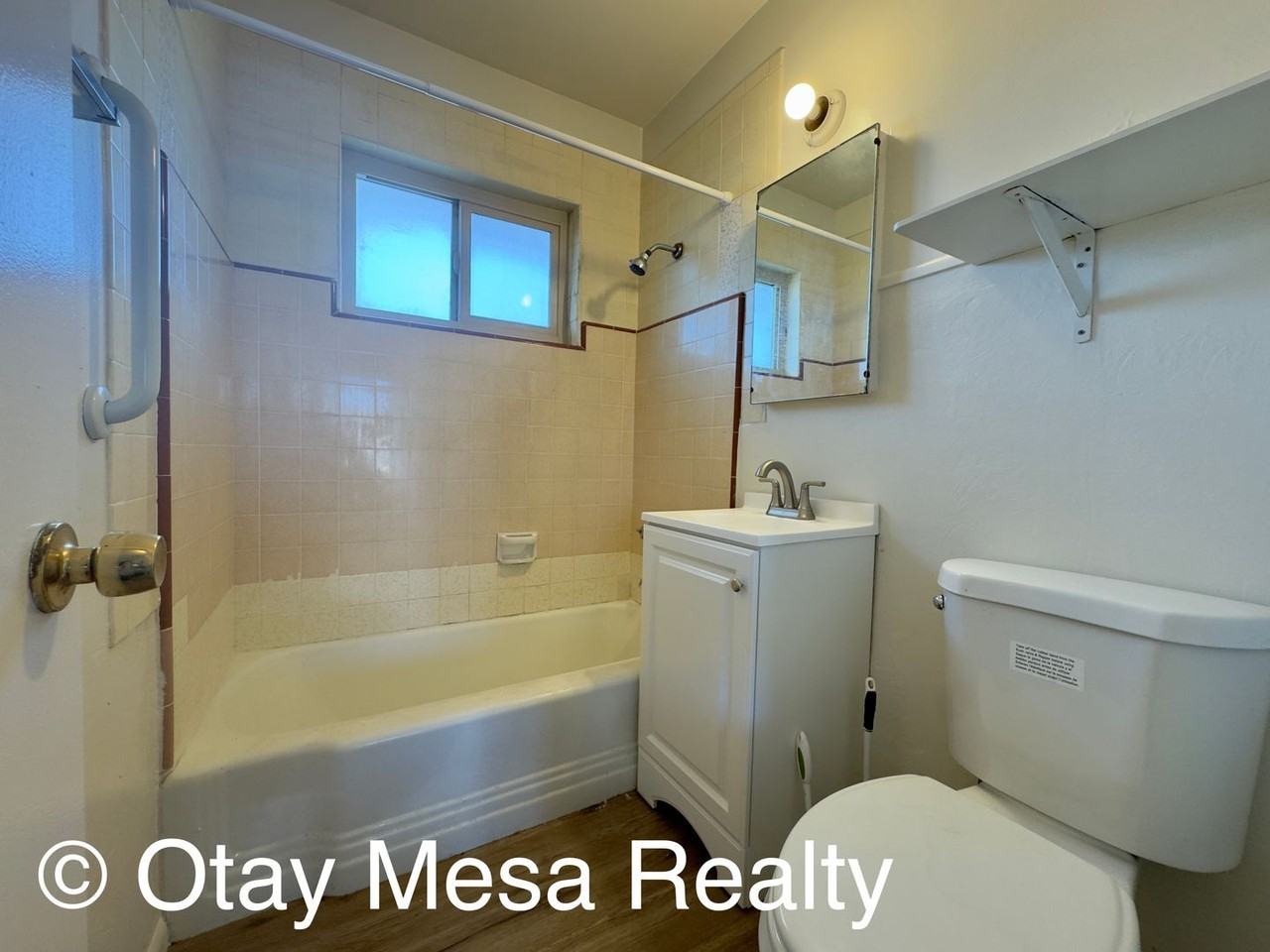 990 Seacoast Dr - Photo 6 of 9