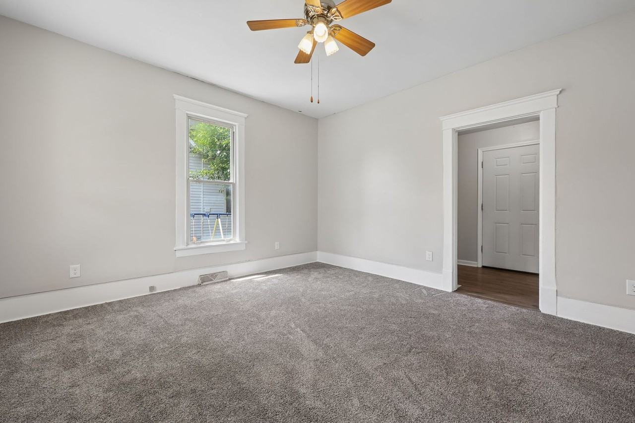 191 S Williams St - Photo 5 of 30