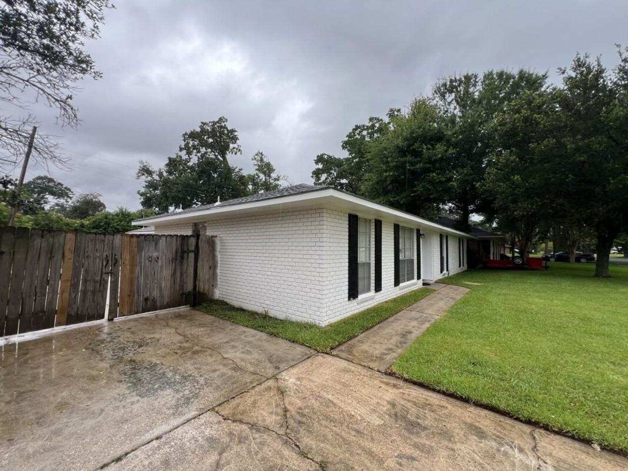 464 Wilton Dr - Photo 4 of 45