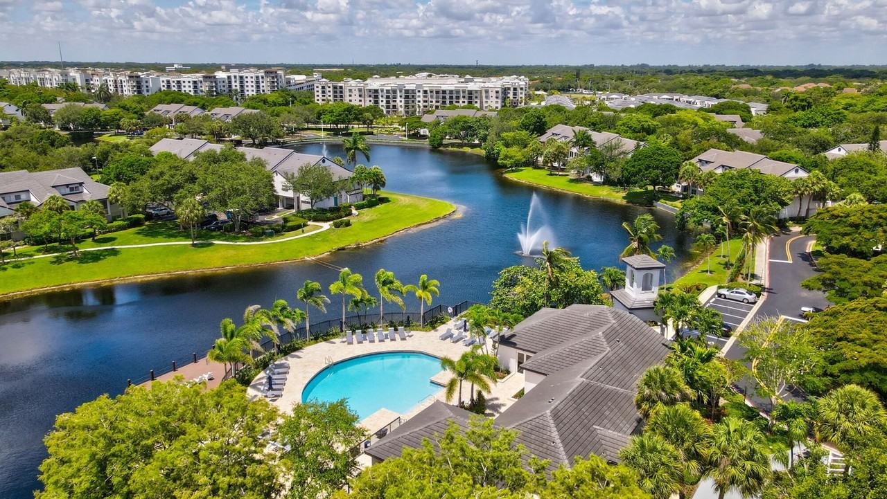 St. Tropez Townhomes & Villas - Photo 3 of 50