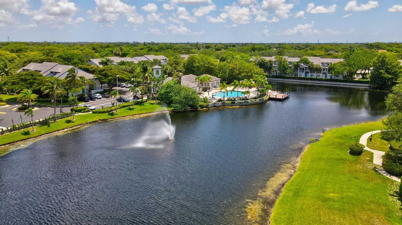 St. Tropez Townhomes & Villas - Photo 4 of 50