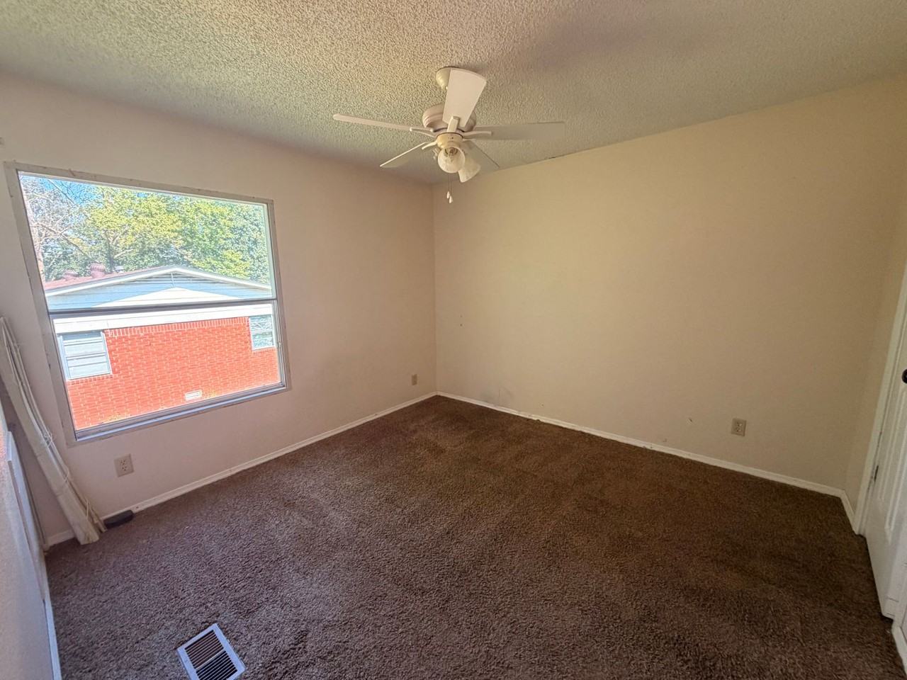 460 Crow Mountain Rd - Photo 4 of 10