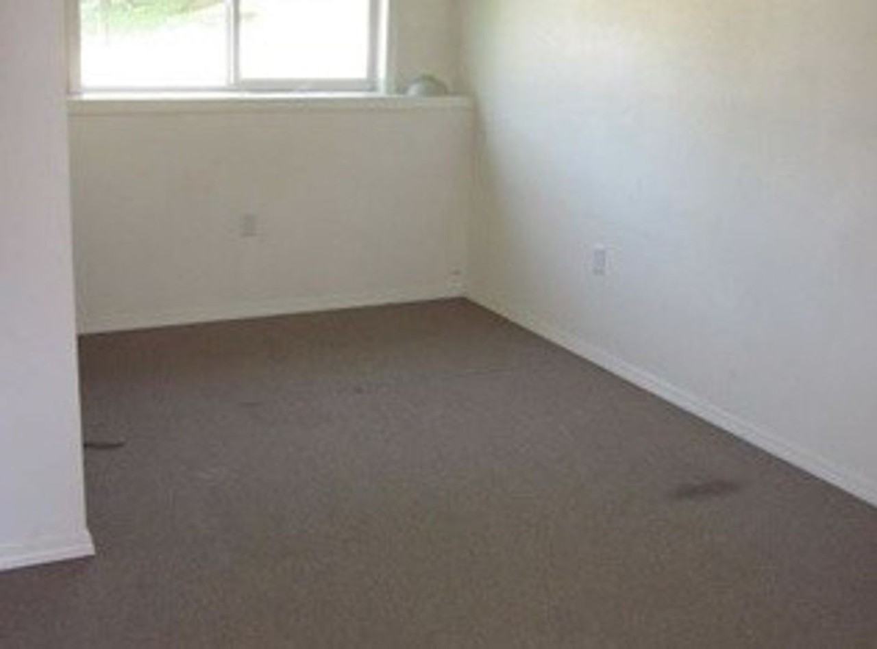 530 W C St - Photo 3 of 10