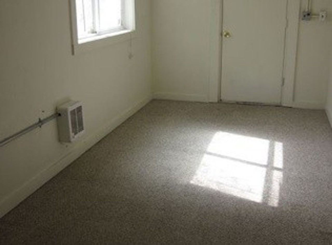 530 W C St - Photo 4 of 10