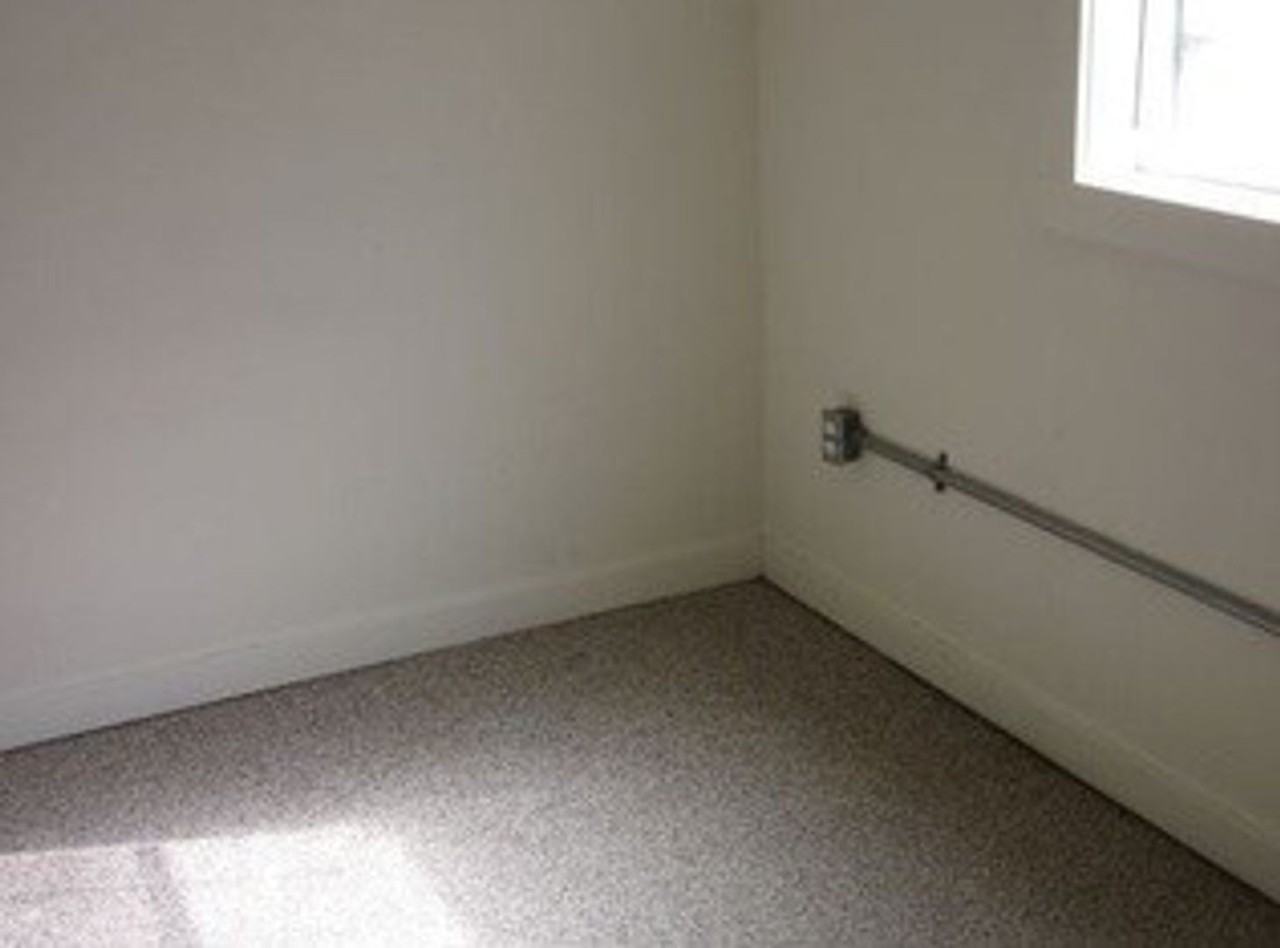 530 W C St - Photo 5 of 10