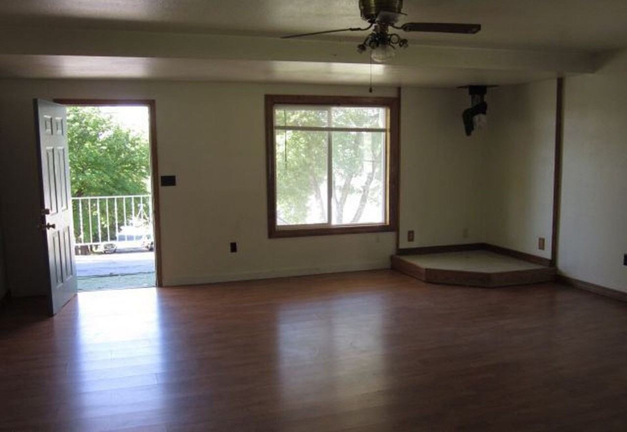530 W C St - Photo 7 of 10