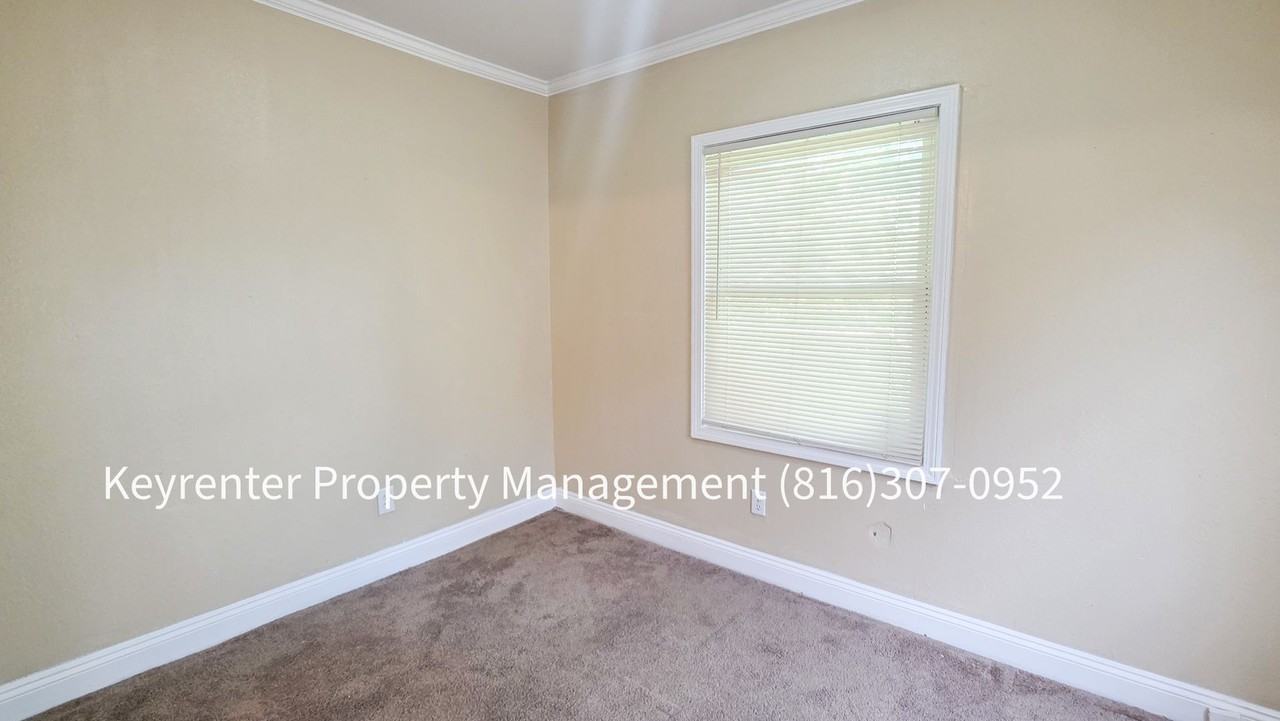 3419 College Ave - Photo 4 of 26