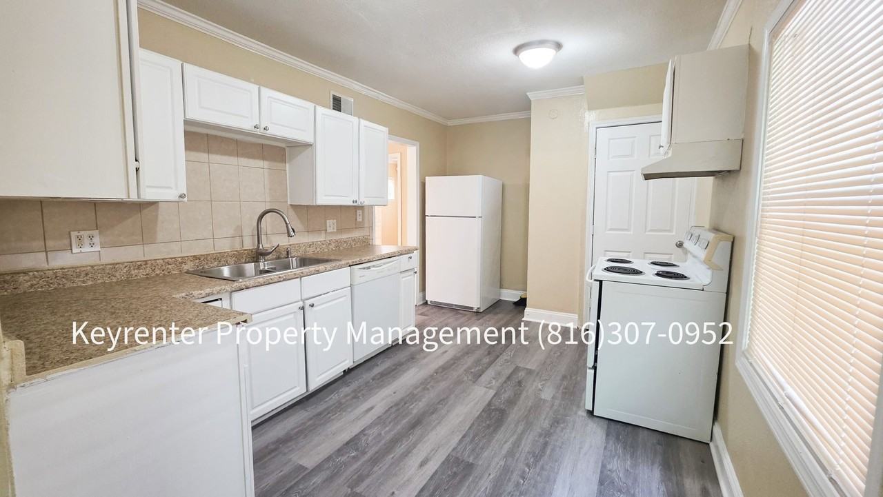 3419 College Ave - Photo 7 of 26