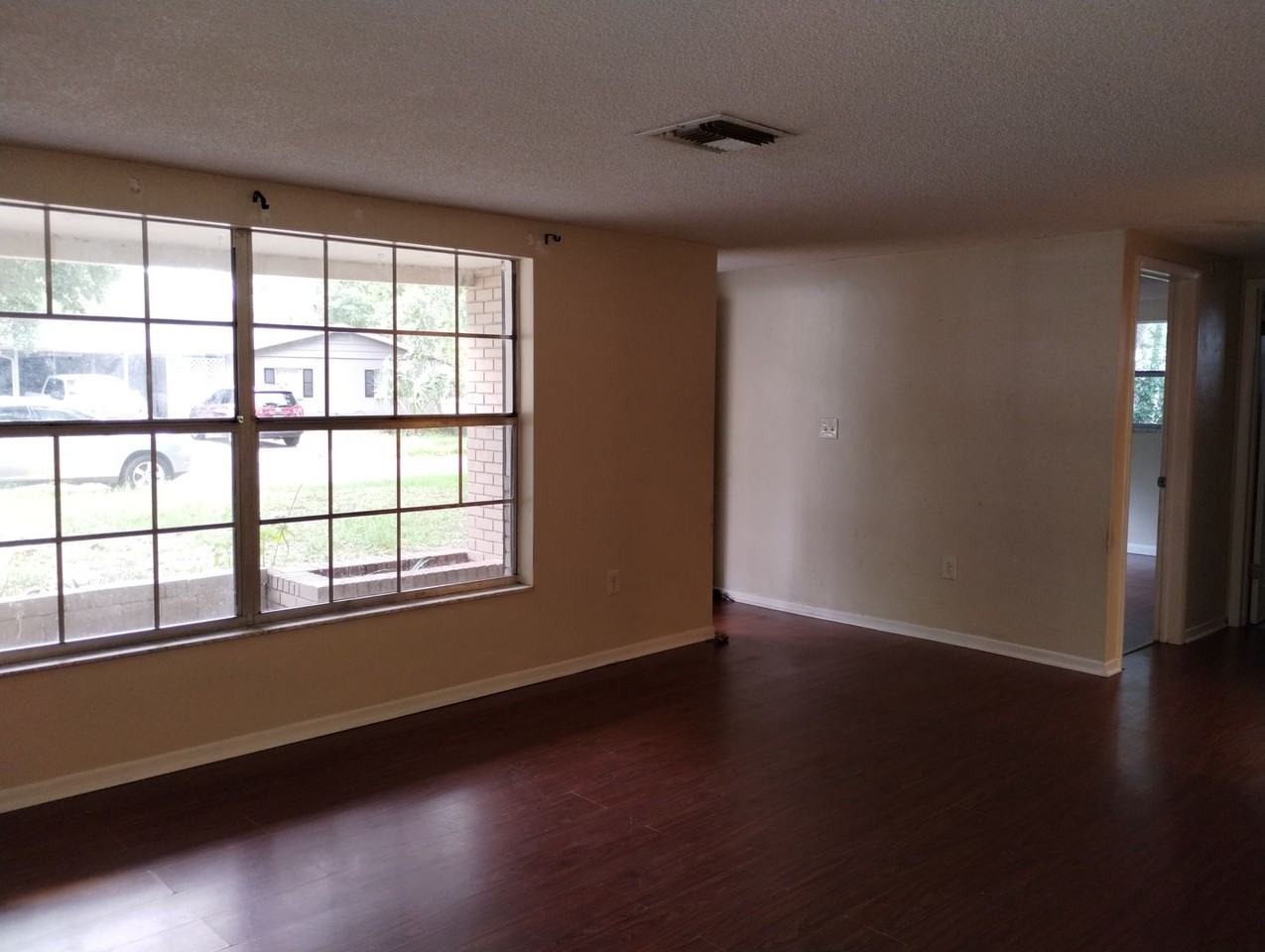 7013 Green St - Photo 2 of 8