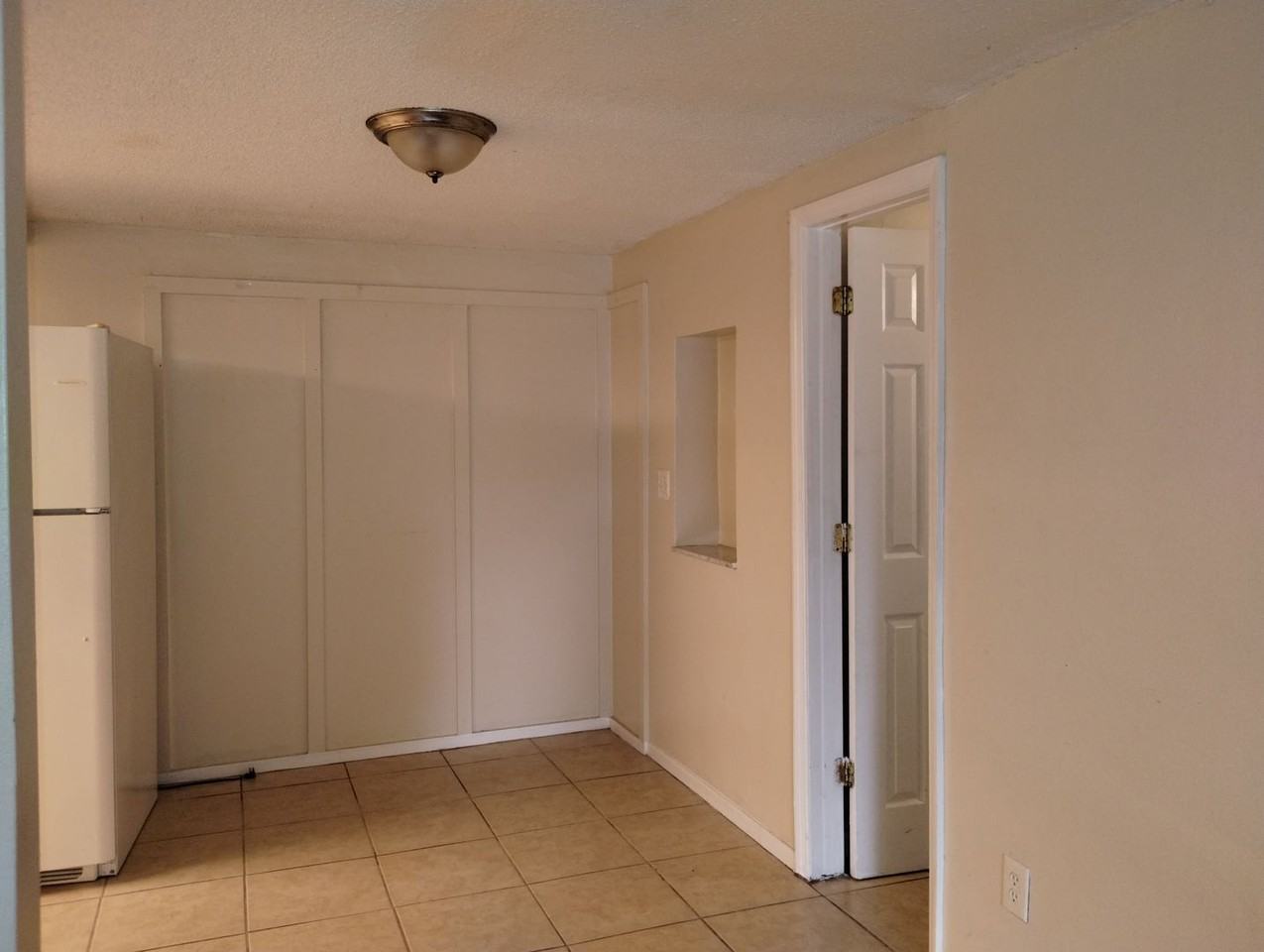7013 Green St - Photo 4 of 8