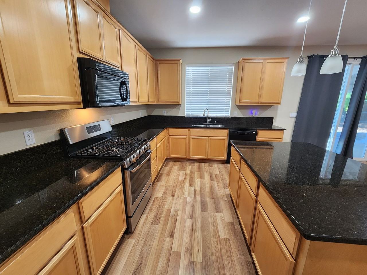 936 Haycastle Ct - Photo 3 of 38