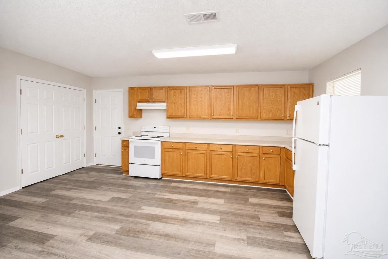 5579 Okaloosa St - Photo 4 of 12