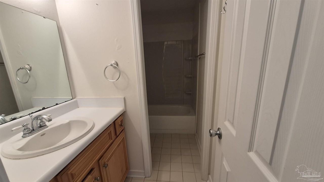 7884 Bay Meadows Dr - Photo 6 of 10