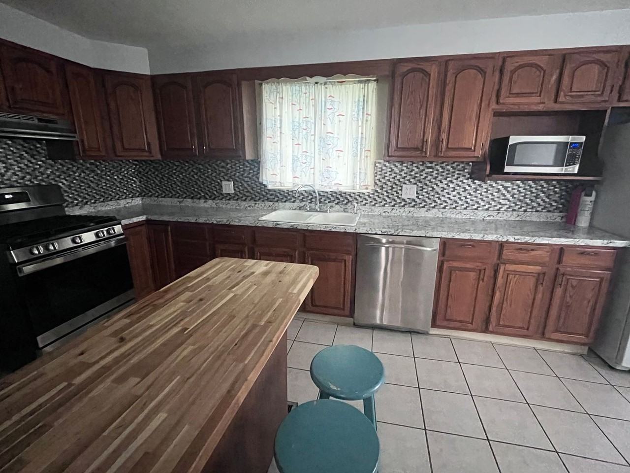 1249 Vestal Ave - Photo 6 of 46