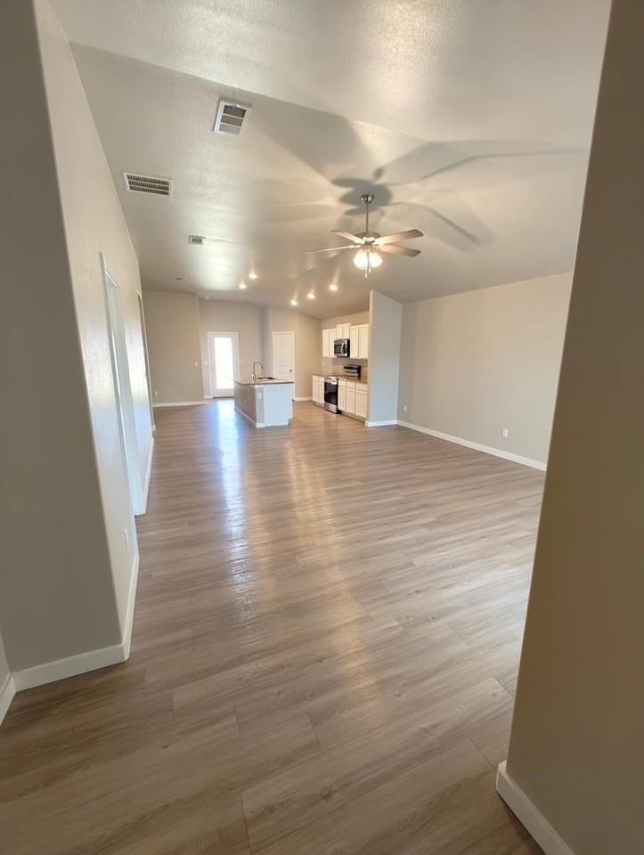 2703 Ranch Ave - Photo 3 of 28