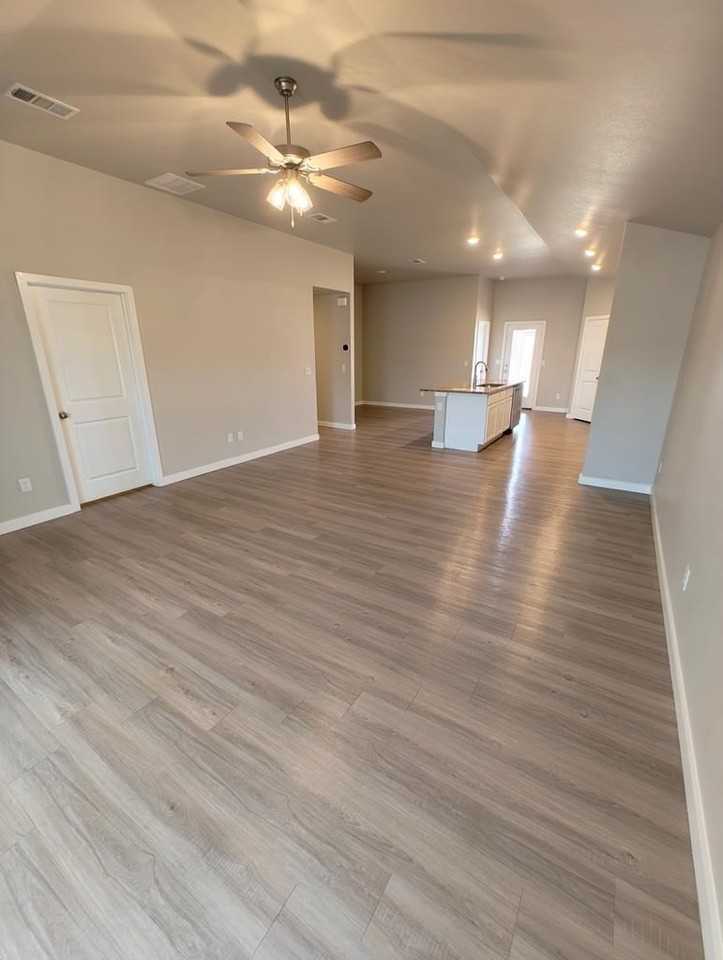 2703 Ranch Ave - Photo 4 of 28